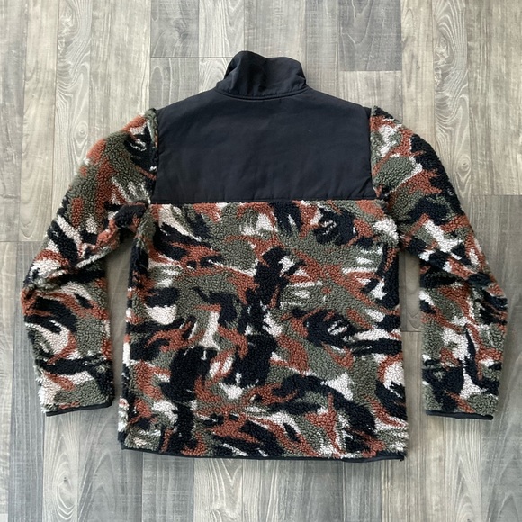 LL Bean High Pile Fleece 1/4 Zip Pullover Jacket 
Men’s SMALL
Green Black Camo - Picture 9 of 9